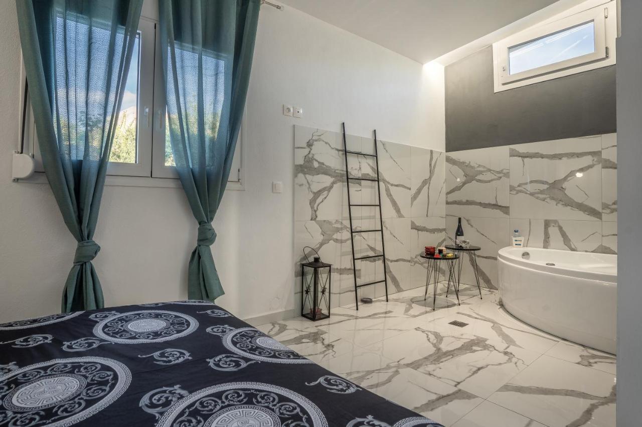 Villa Aktis With Freshwater Pool And Sea View 锡西 外观 照片